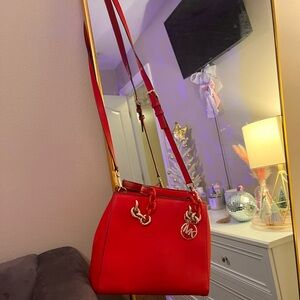 BRIGHT RED MICHEAL KORS PURSE